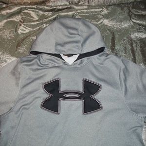 Woman's Storm Under Armour Pull Over Hoodie Size M